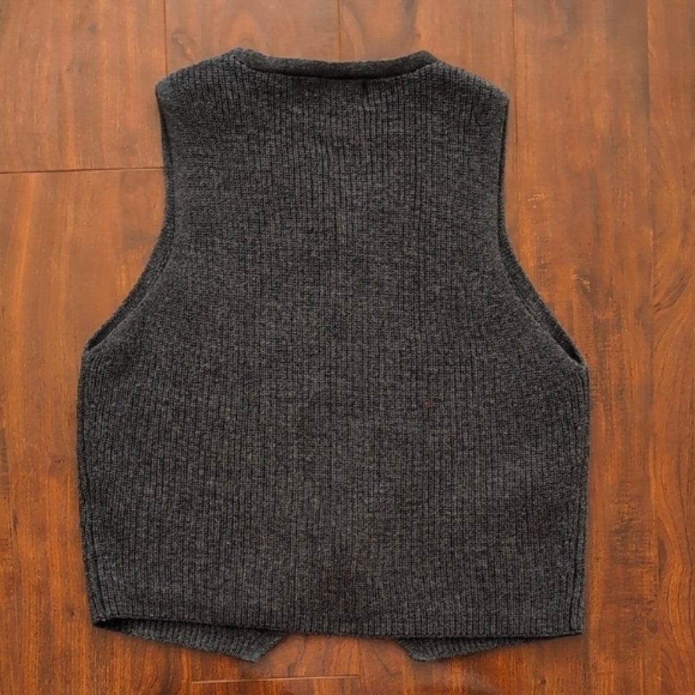 Universal Thread Women's Button-Front Sweater Vest - Picture 7 of 7